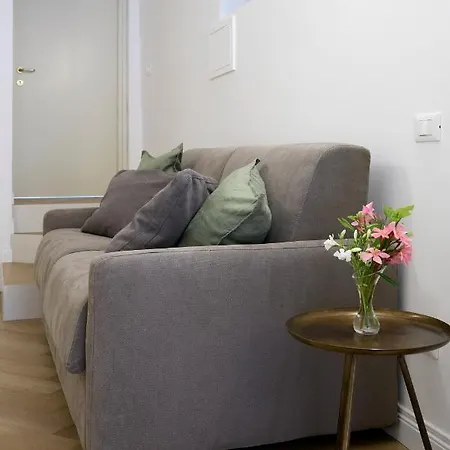 Cameranoapartments - L'angolo Della Piazza Apartament