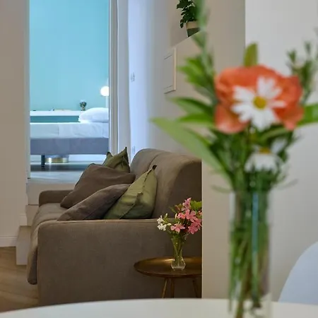 Cameranoapartments - L'angolo Della Piazza * Camerano