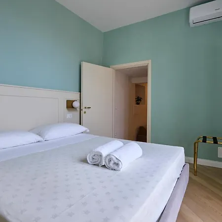 Cameranoapartments - L'angolo Della Piazza Apartment